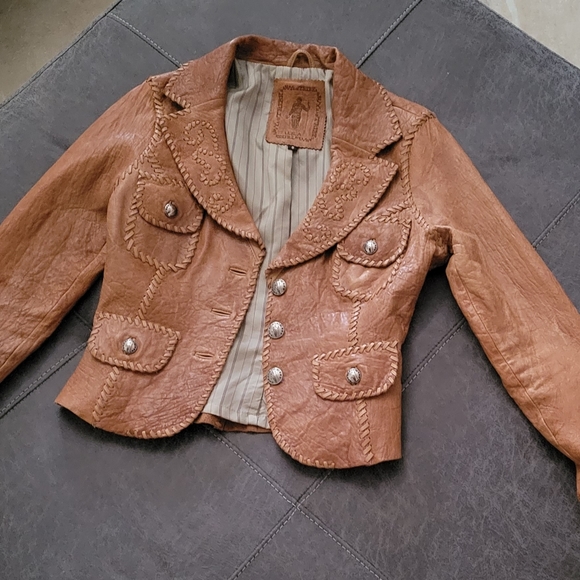 Leather jacket - Picture 2 of 6